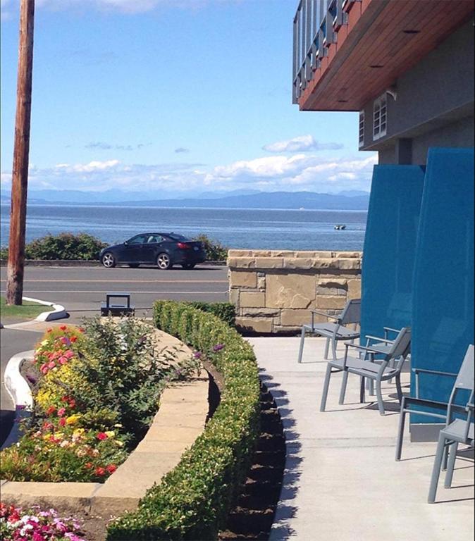 Qualicum Beach Inn Dış mekan fotoğraf